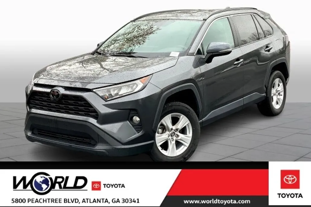 2021 Toyota RAV4 XLE photo 1