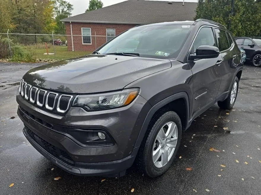 2022 Jeep Compass Latitude photo 1