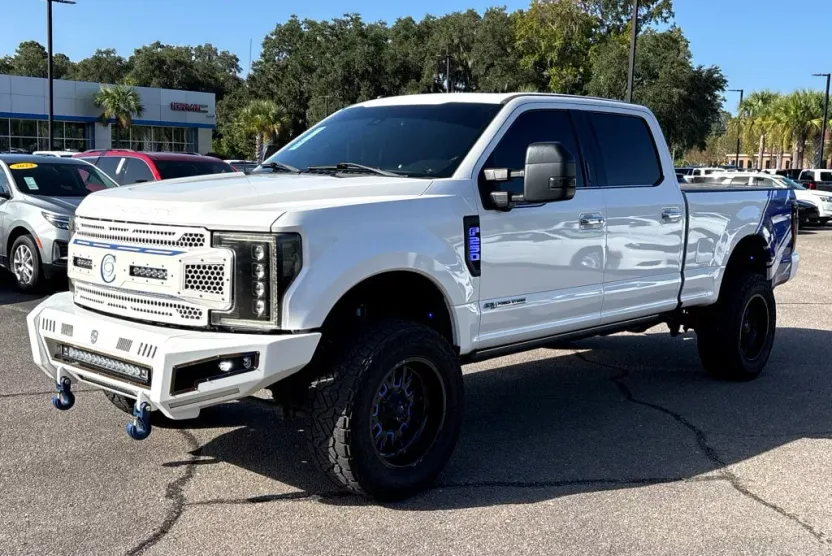 2018 Ford F-250 Platinum photo 1