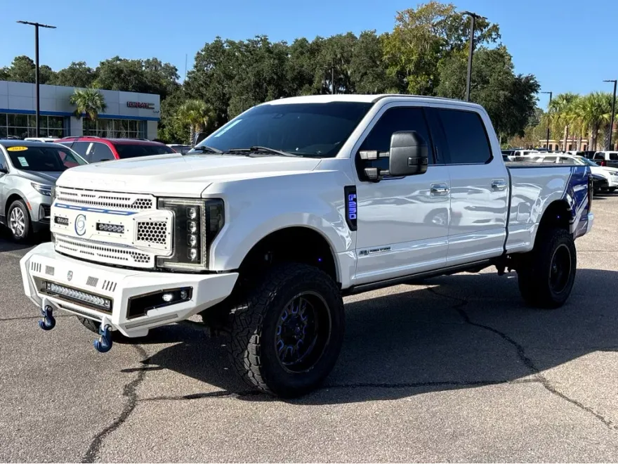 2018 Ford F-250 Platinum photo 1