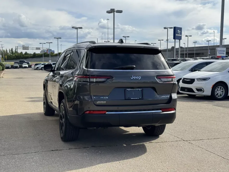 2022 Jeep Grand Cherokee Limited photo 1