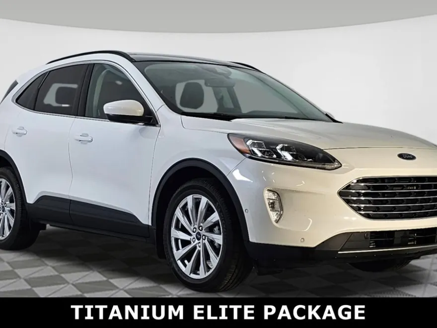 2022 Ford Escape Titanium photo 1