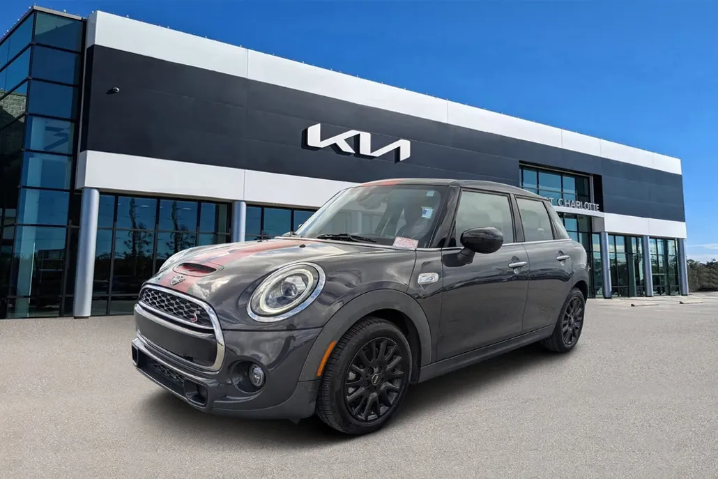 2020 Mini Cooper 4 Door Hardtop S photo 1