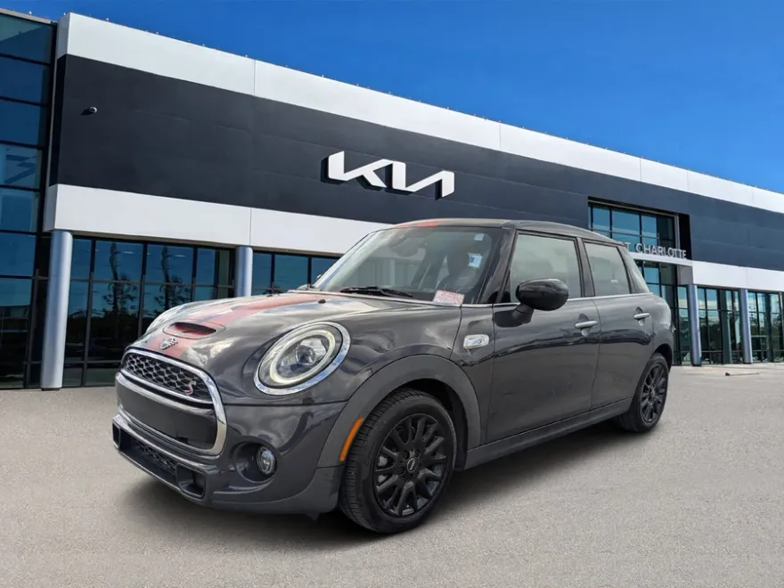 2020 Mini Cooper 4 Door Hardtop S photo 1