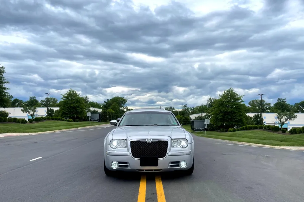 2010 Chrysler 300 photo 1