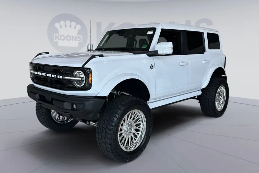 2025 Ford Bronco Outer Banks photo 1