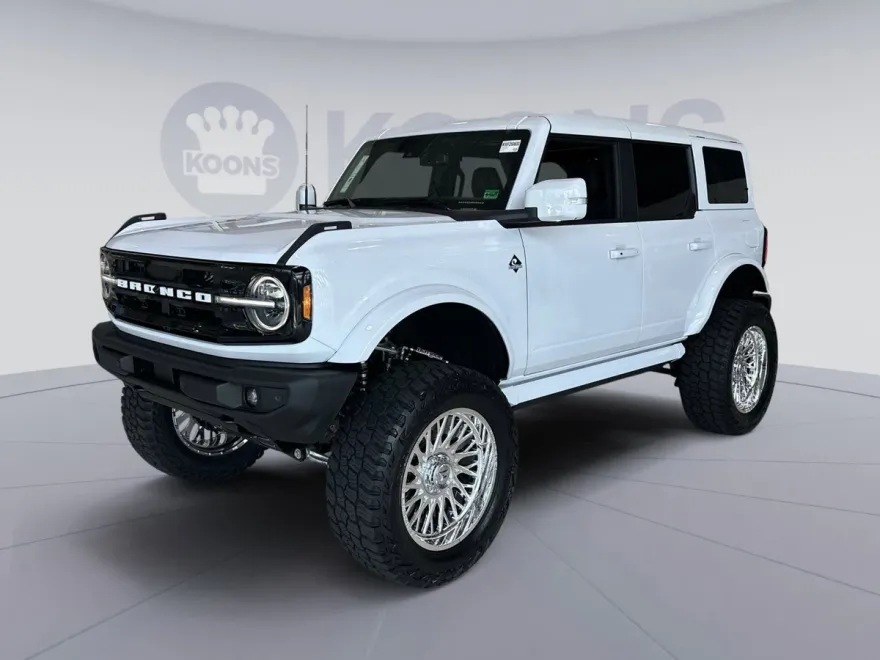 2025 Ford Bronco Outer Banks photo 1