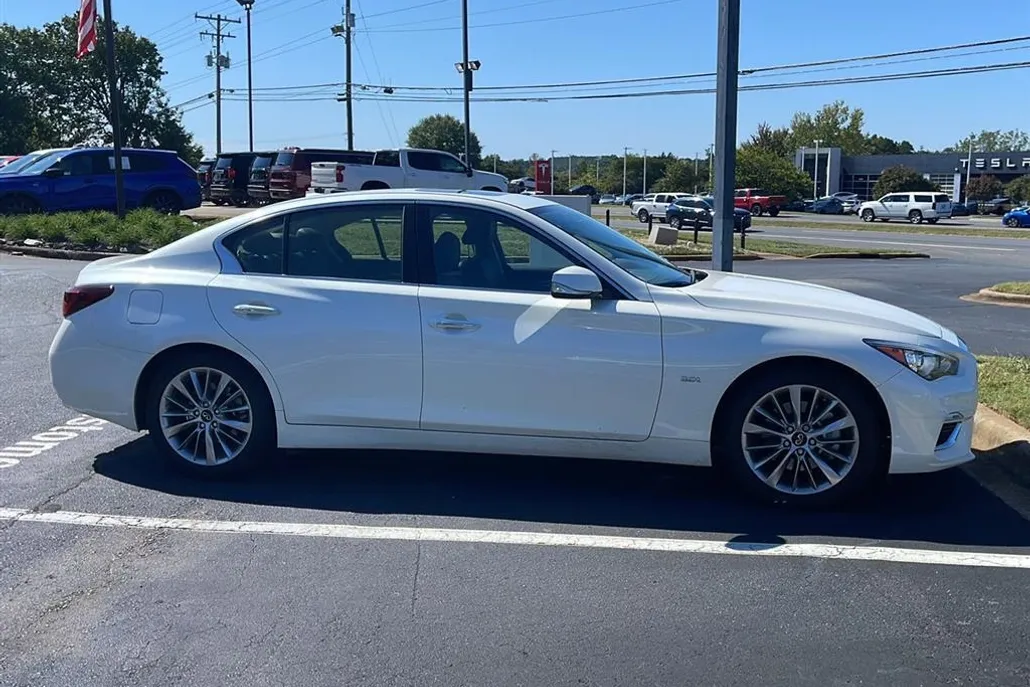 2019 Infiniti Q50 3.0t LUXE photo 1