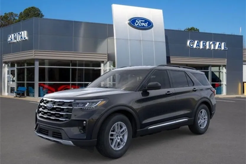 2025 Ford Explorer photo 1