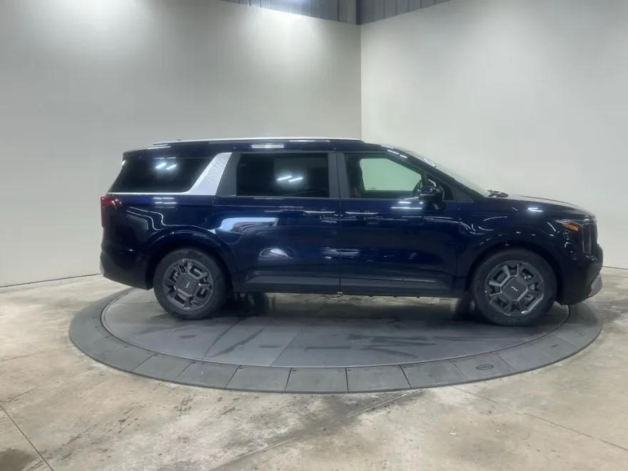 2026 Kia Carnival EX photo 1