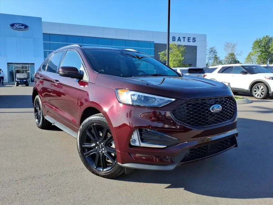 2024 Ford Edge ST photo 1