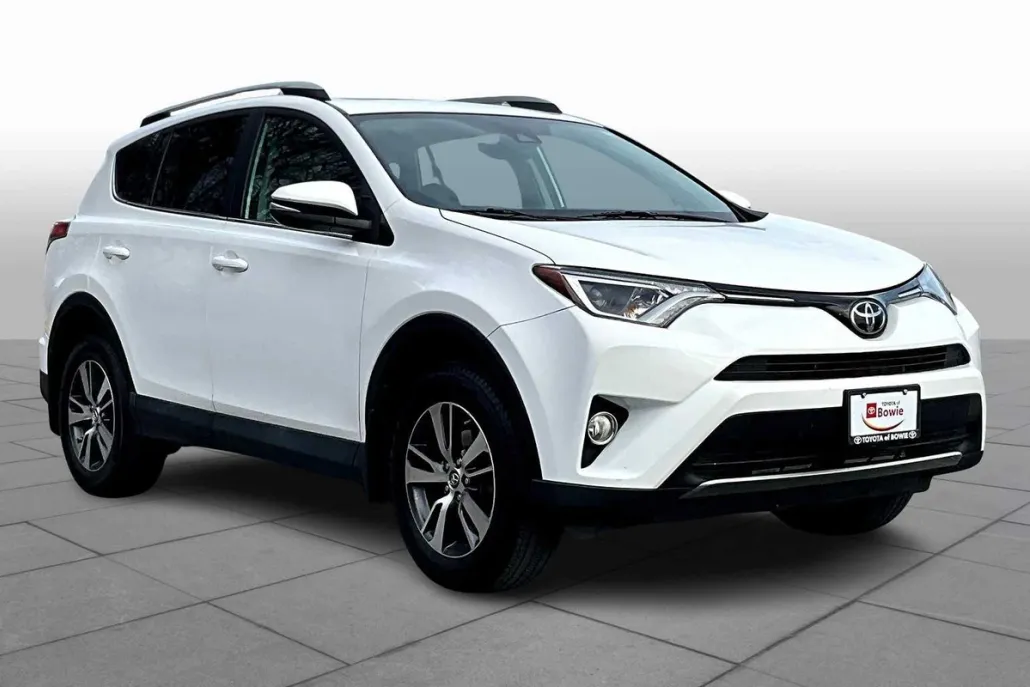 2018 Toyota RAV4 XLE photo 1