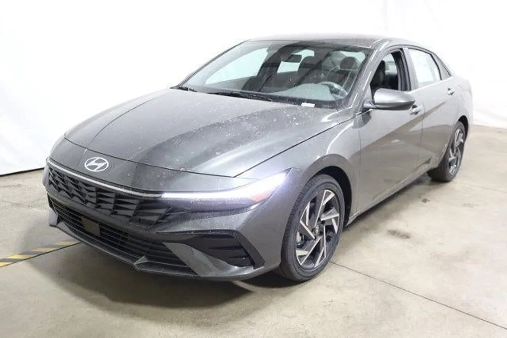 2025 Hyundai Elantra SEL Convenience photo 1