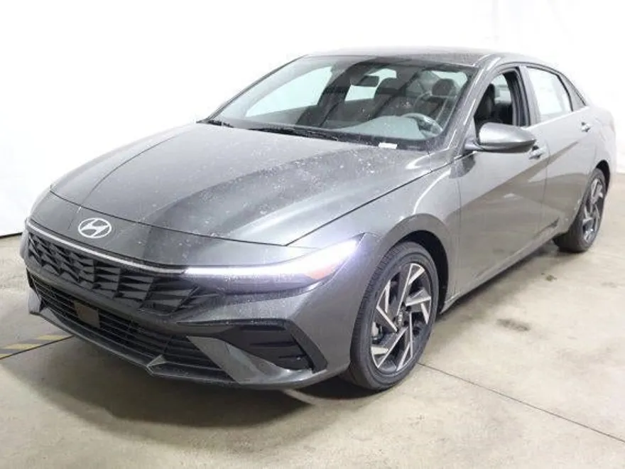2025 Hyundai Elantra SEL Convenience photo 1