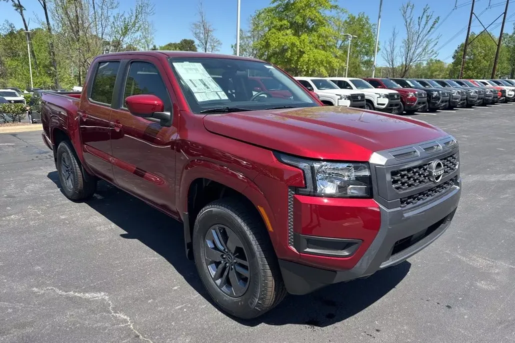 2025 Nissan Frontier SV photo 1