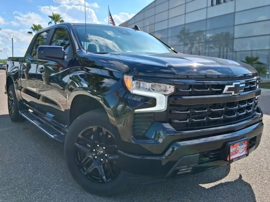 2024 Chevrolet Silverado 1500 RST photo 1