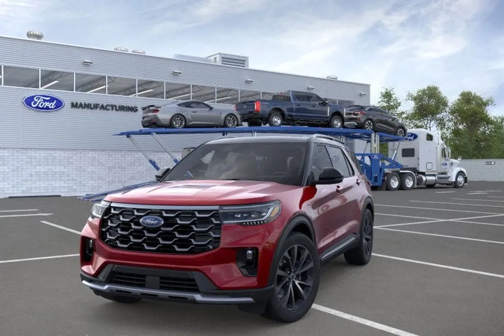 2025 Ford Explorer Platinum photo 1
