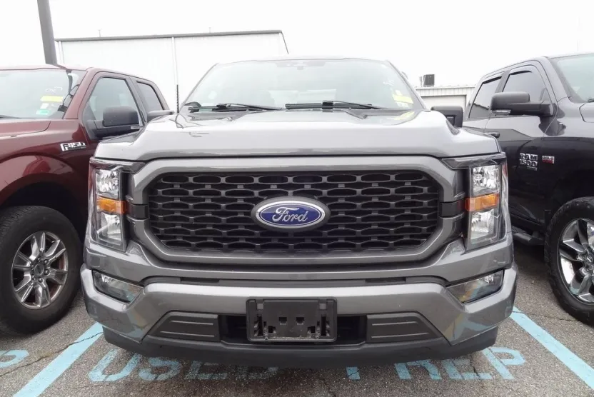 2023 Ford F-150 XL photo 1
