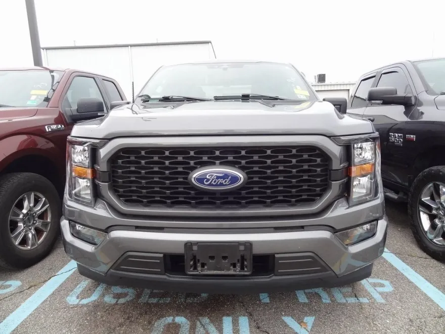 2023 Ford F-150 XL photo 1