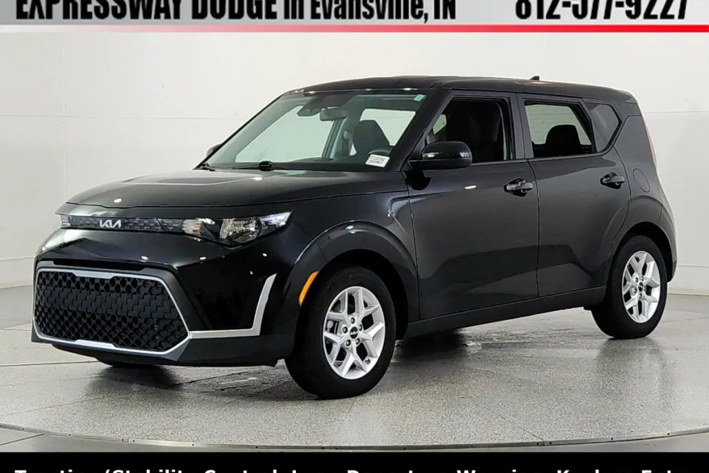 2024 Kia Soul LX photo 1