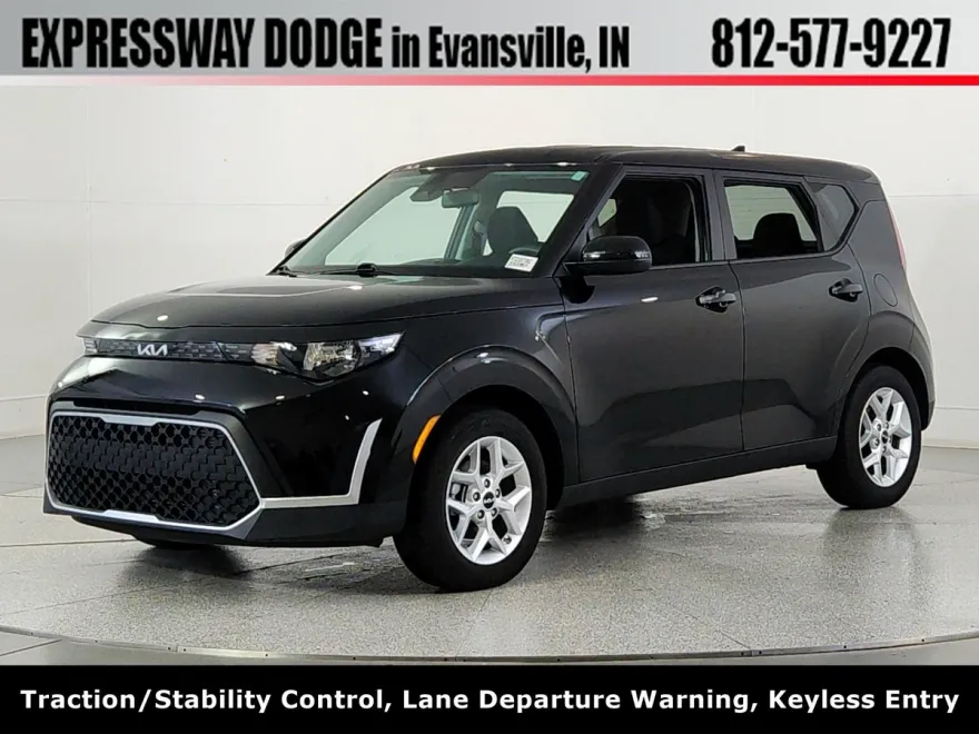 2024 Kia Soul LX photo 1