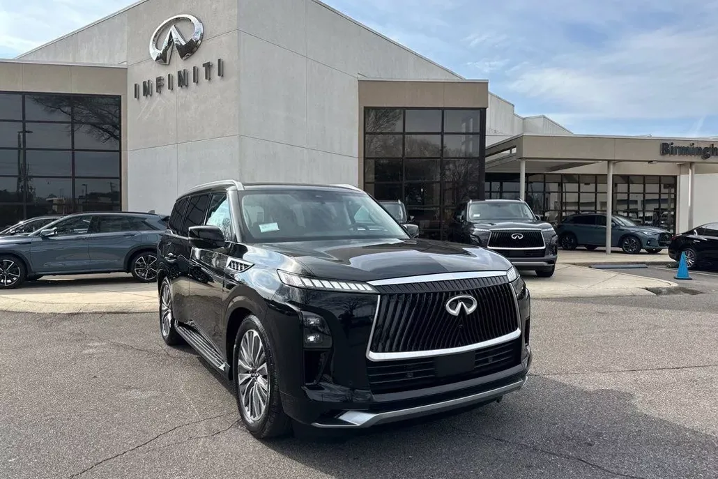 2025 Infiniti QX80 Luxe photo 1