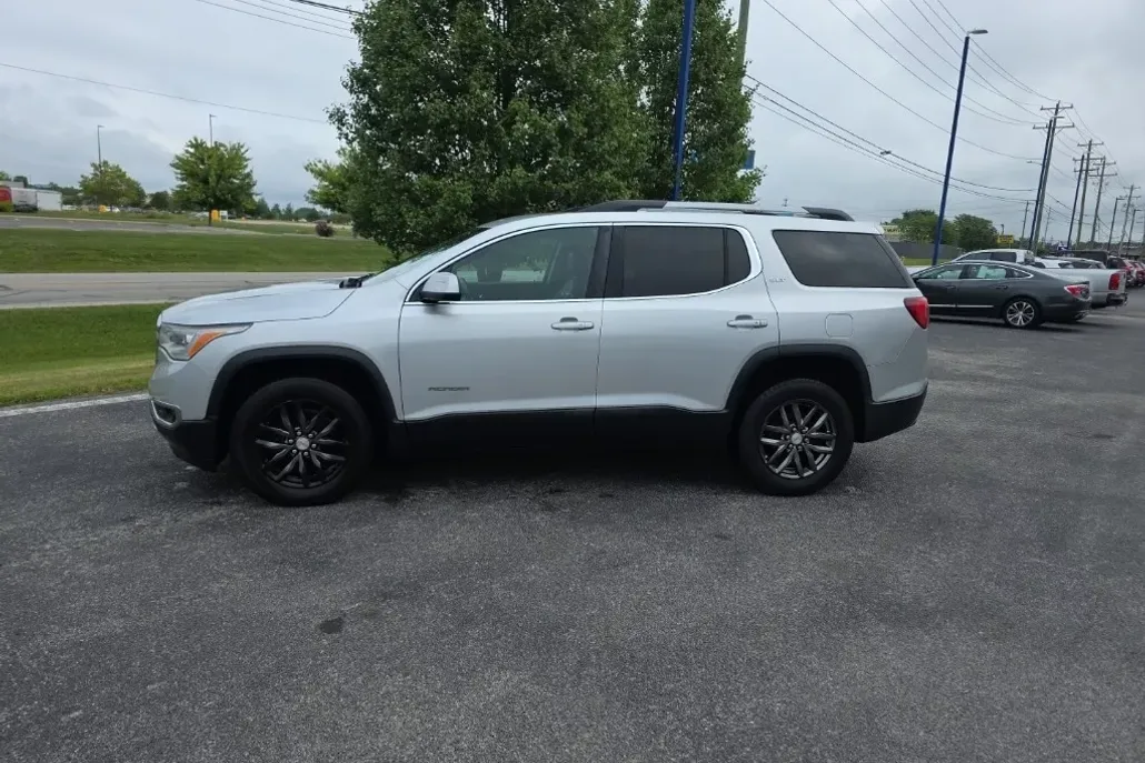 2017 Gmc Acadia SLT photo 1