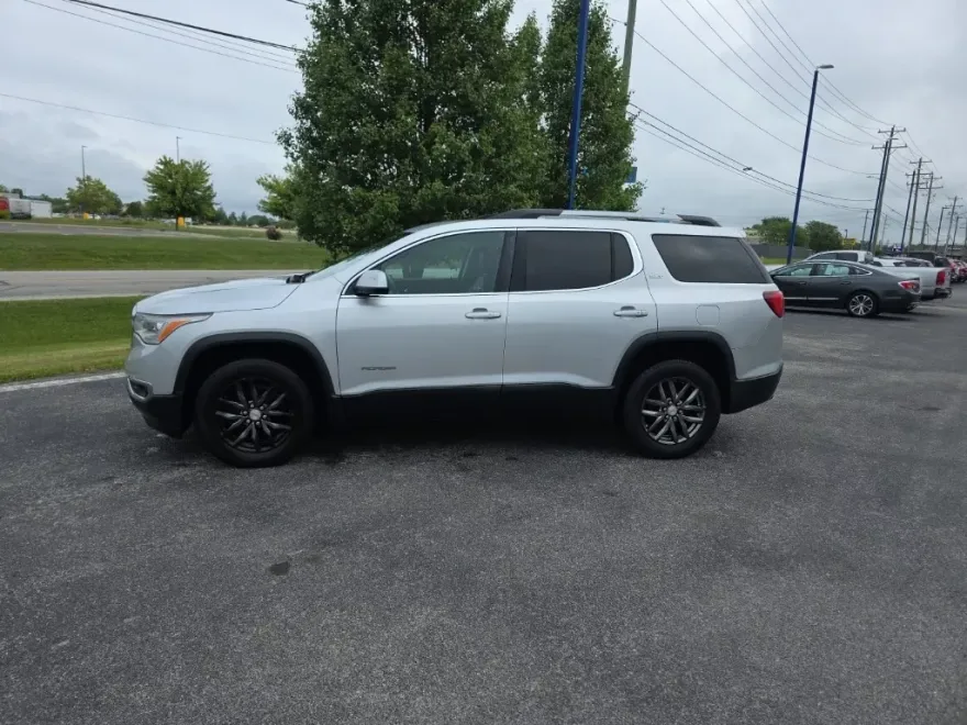 2017 Gmc Acadia SLT photo 1