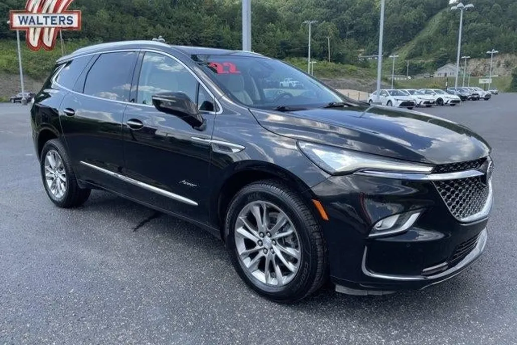 2022 Buick Enclave Avenir photo 1
