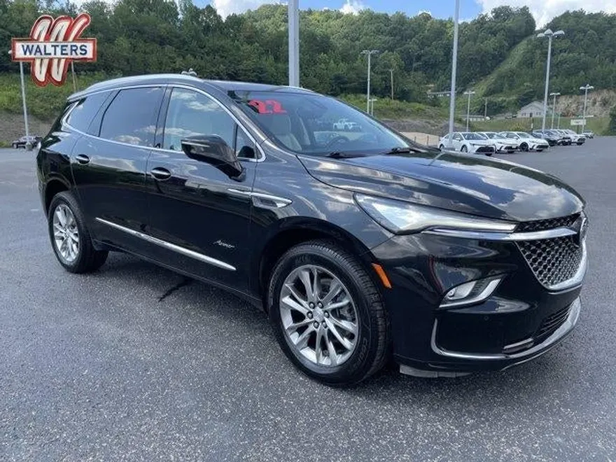 2022 Buick Enclave Avenir photo 1