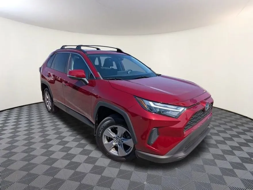 2022 Toyota RAV4 Hybrid XLE photo 1