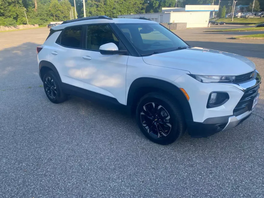2022 Chevrolet Trailblazer LT photo 1
