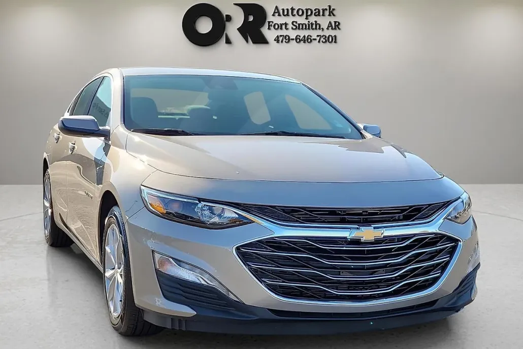2025 Chevrolet Malibu 1LT photo 1