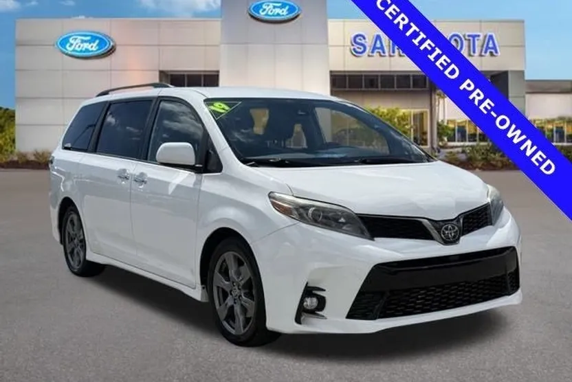 2019 Toyota Sienna SE Premium photo 1