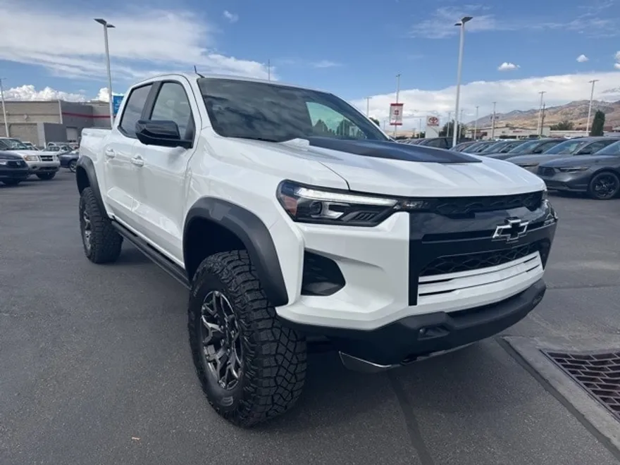 2025 Chevrolet Colorado ZR2 photo 1