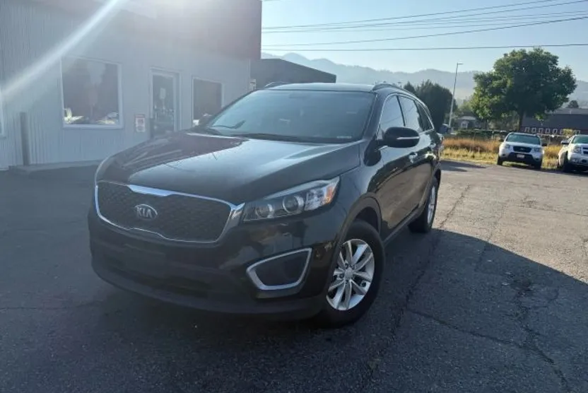 2017 Kia Sorento LX photo 1