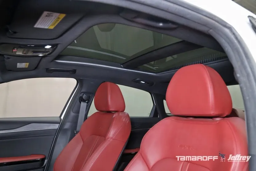 2025 Kia K5 GT-Line photo 1