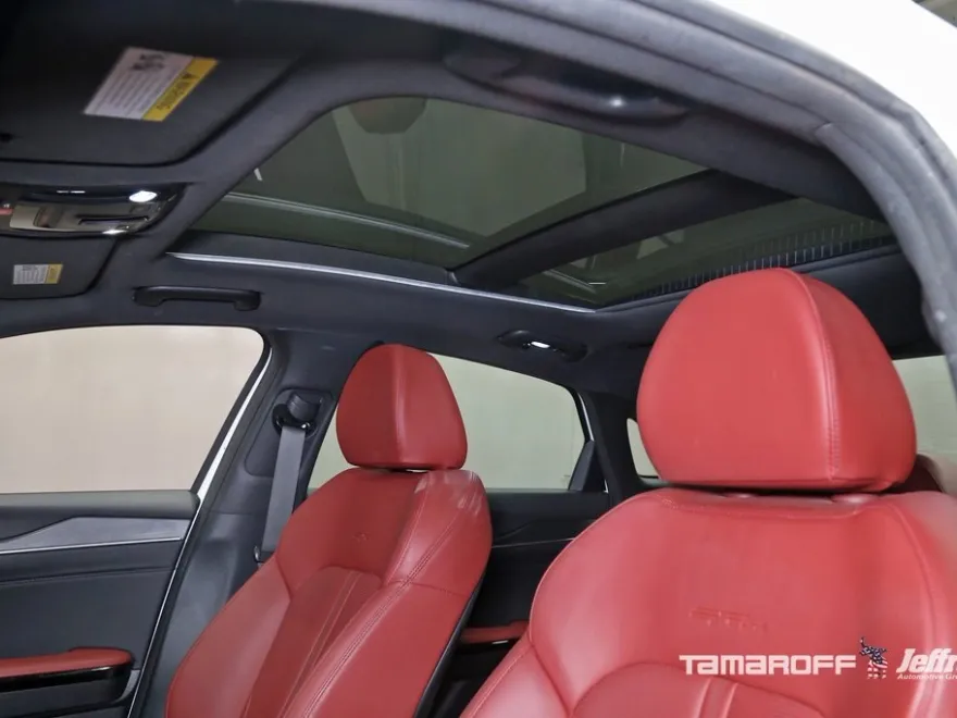 2025 Kia K5 GT-Line photo 1