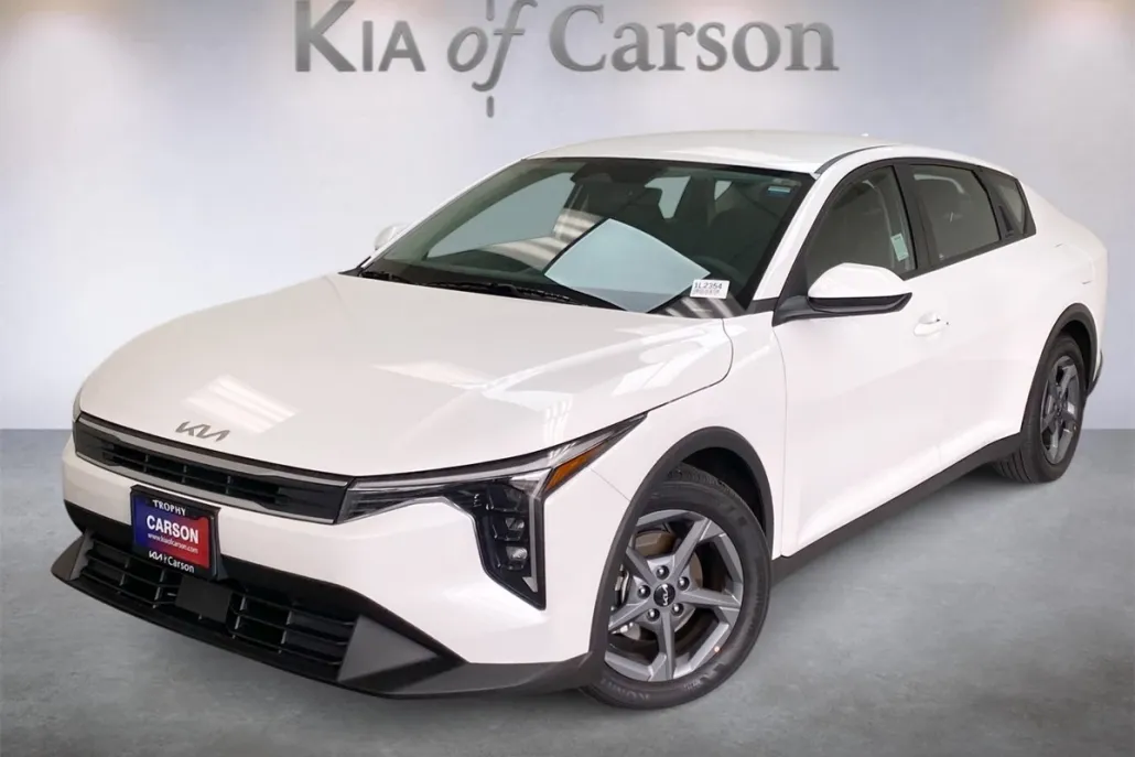 2025 Kia K4 LXS photo 1