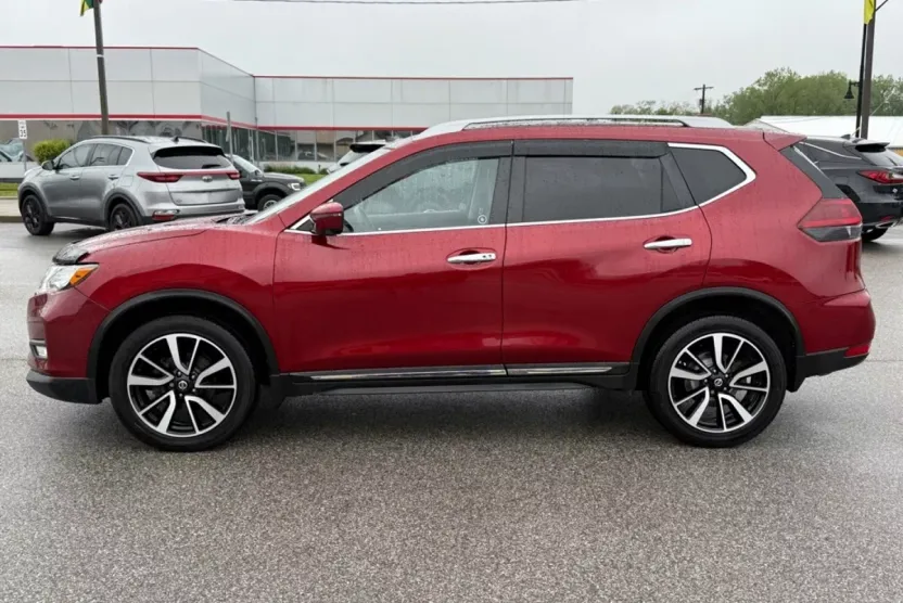 2019 Nissan Rogue SL photo 1