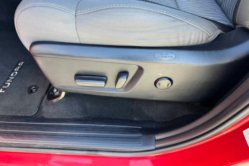 2015 Toyota Tundra SR5 Grade photo 1