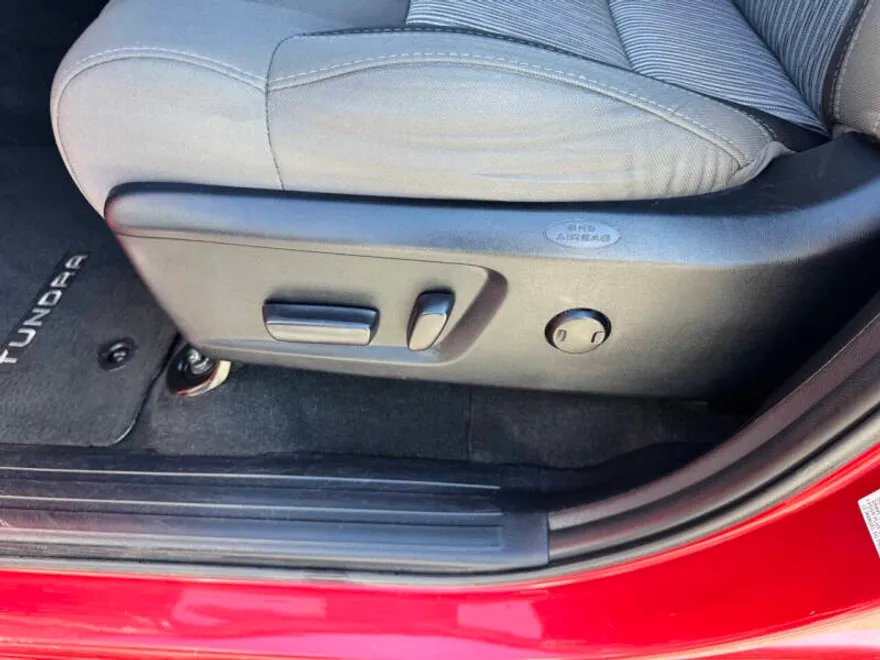 2015 Toyota Tundra SR5 Grade photo 1