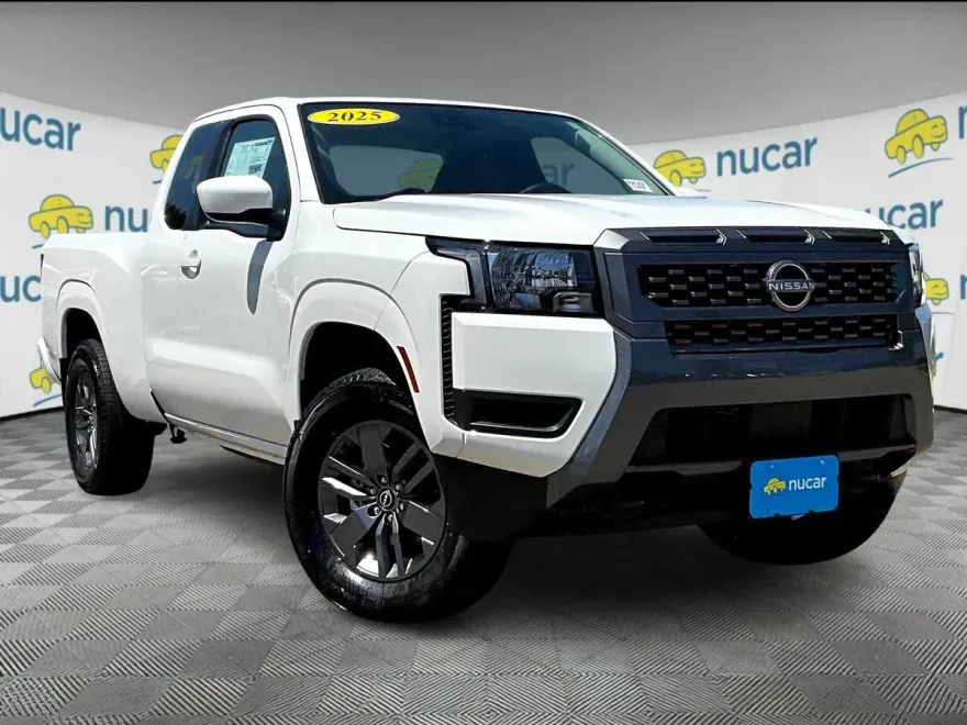 2025 Nissan Frontier SV photo 1