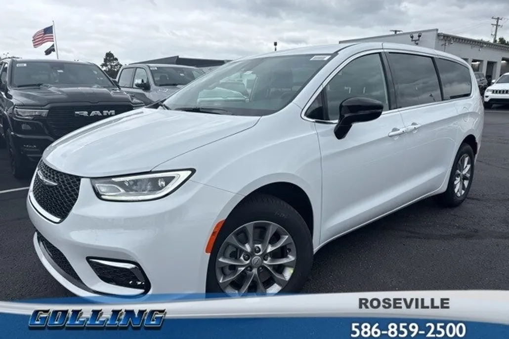 2026 Chrysler Pacifica photo 1
