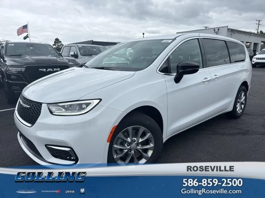 2026 Chrysler Pacifica photo 1