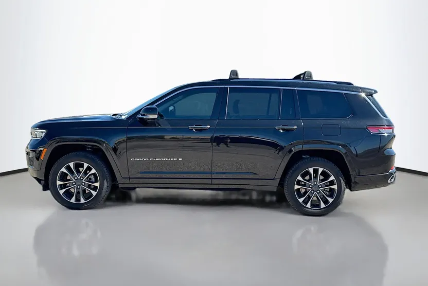 2022 Jeep Grand Cherokee Overland photo 1