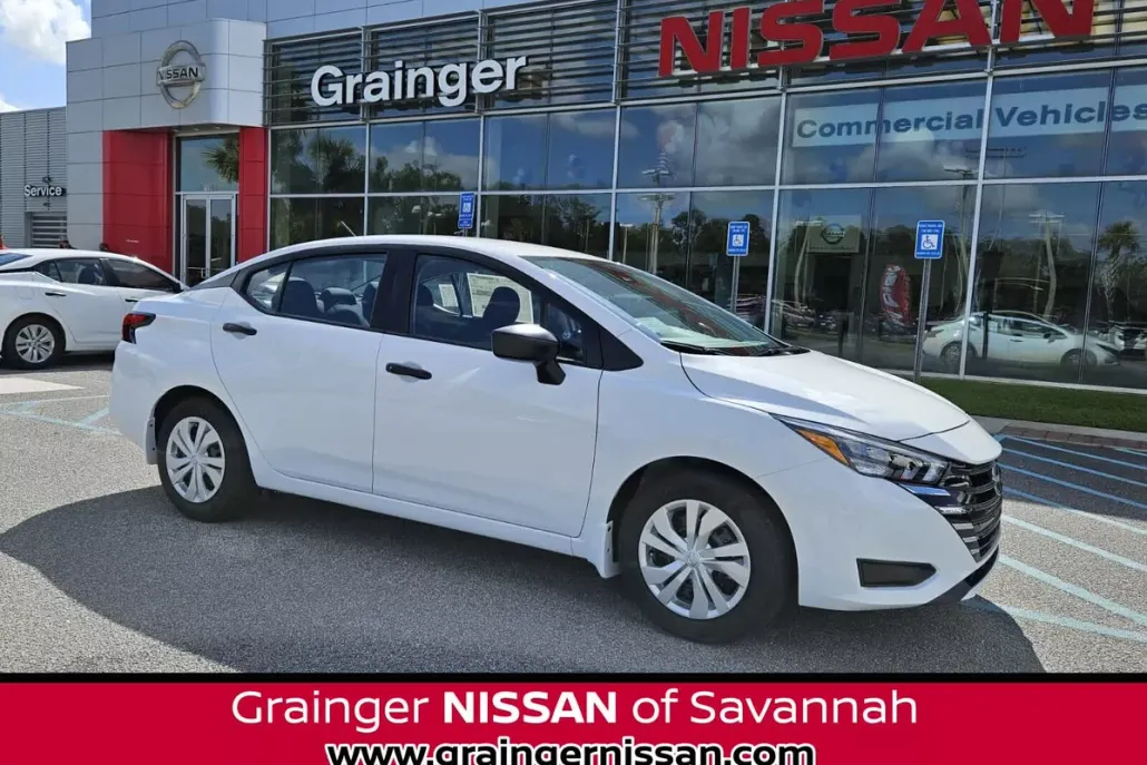 2025 Nissan Versa 1.6 S photo 1