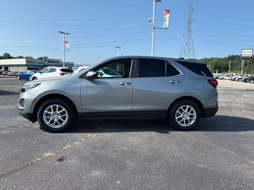 2023 Chevrolet Equinox LT photo 1