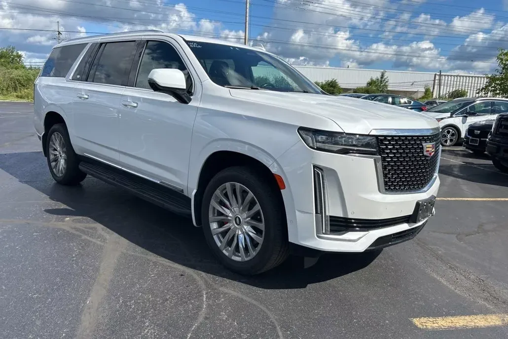2022 Cadillac Escalade ESV Premium Luxury photo 1