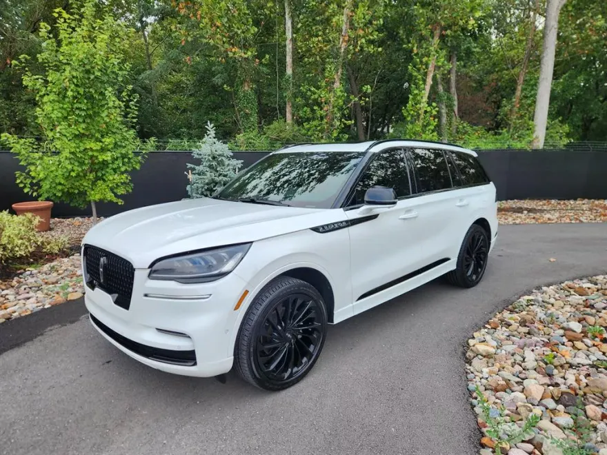 2023 Lincoln Aviator Reserve photo 1